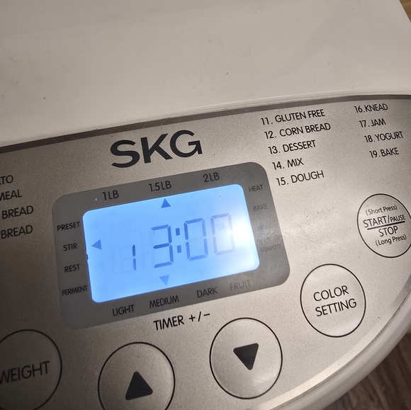 SKG Automatic Programmable Bread Machine - Picture 2 of 8